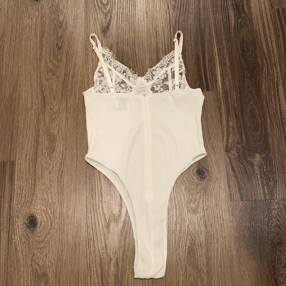 Princess Polly White Lacey Body Suite - Picture 3 of 3